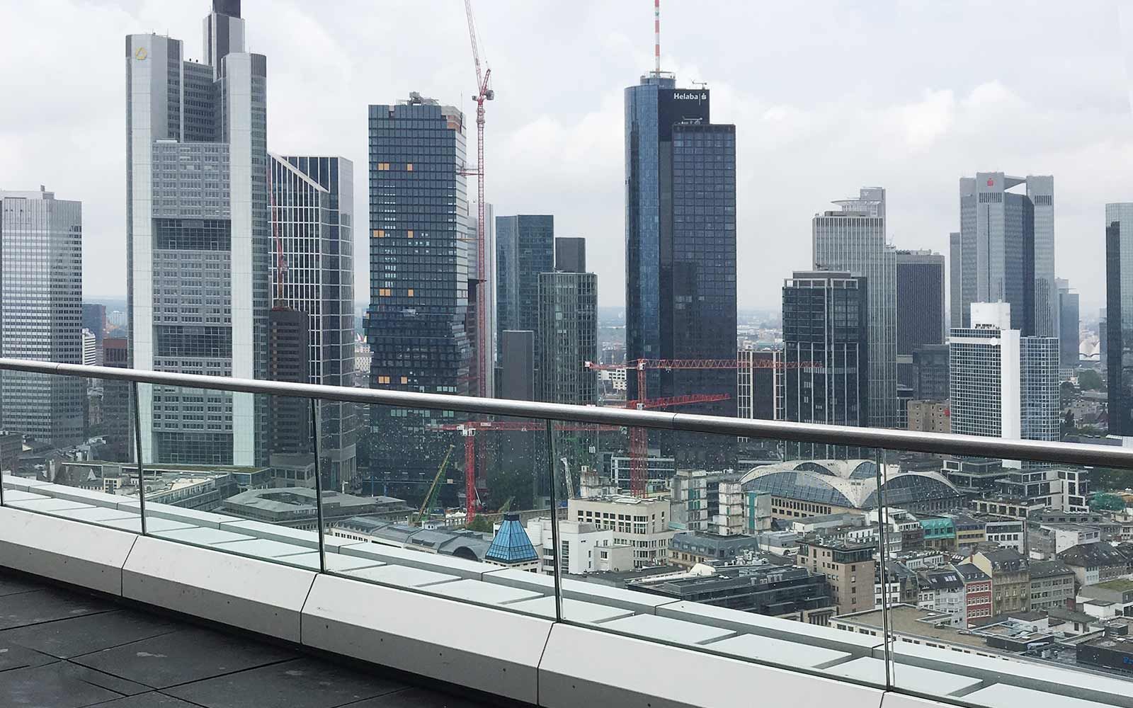 led-handlauf-terassenbeleuchtung-handlauf-mit-beleuchtung-lux-glender-frankfurt